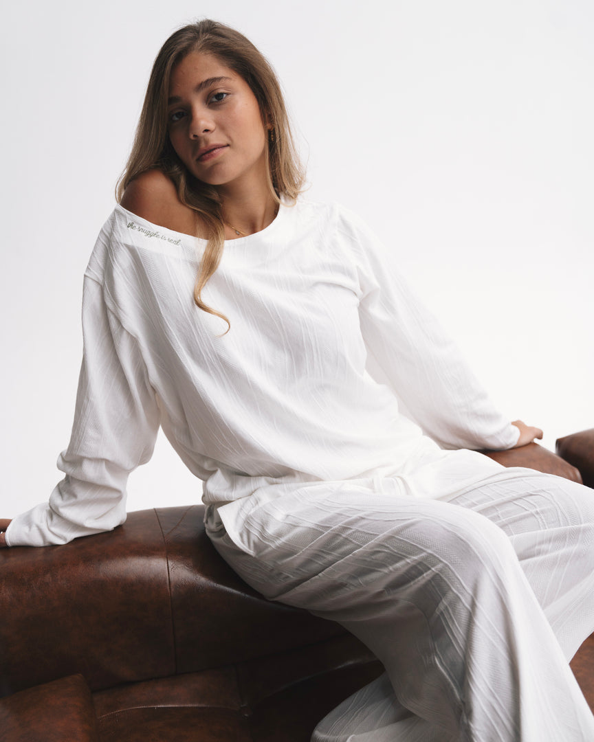 The Lull Set in Milky White