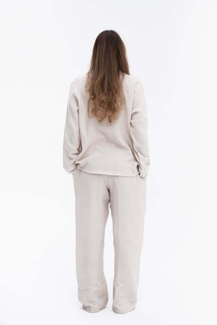 The Dreamy Foam set in Bare Almond