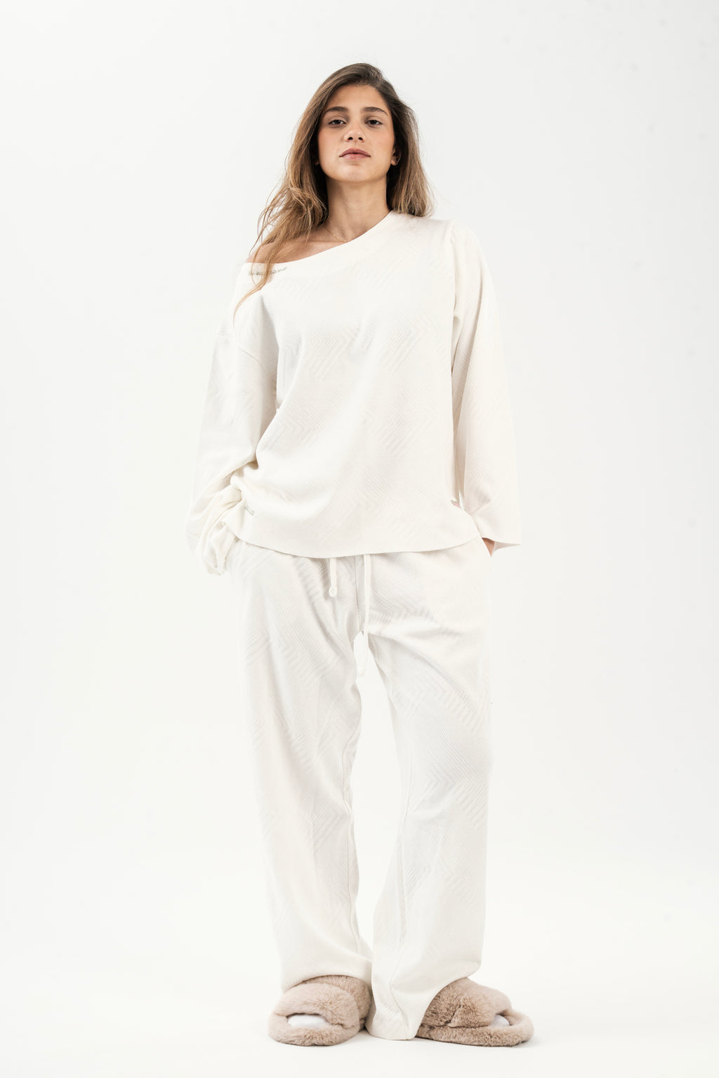 The Lull Set in Milky White